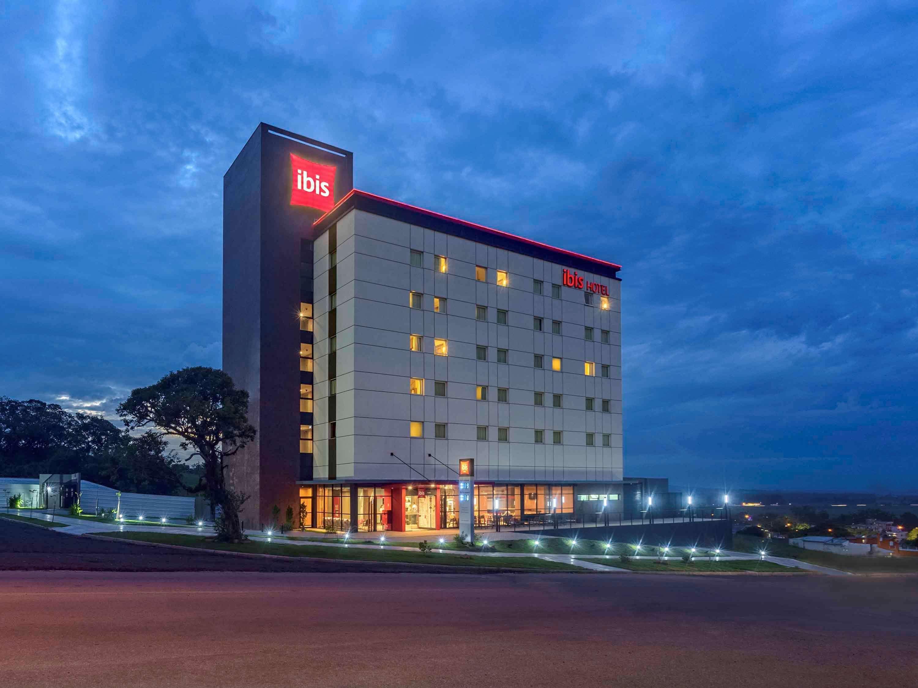 Ibis Guaiba Hotel Exterior photo