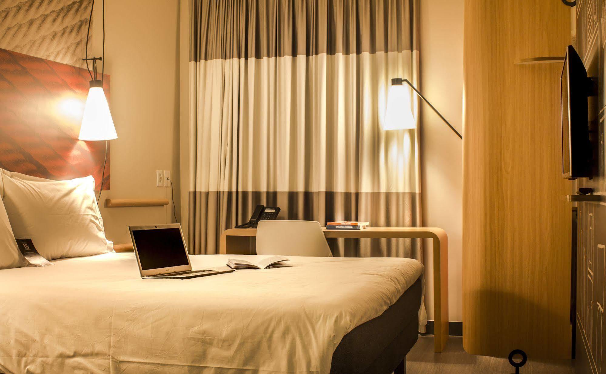 Ibis Guaiba Hotel Exterior photo